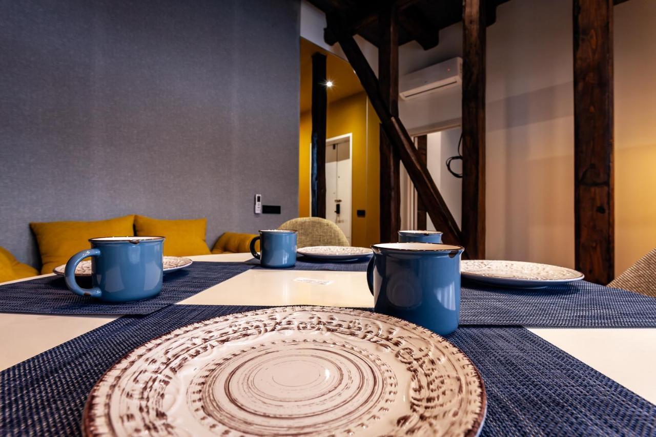 Leogrand Apartments On Kniazia Romana 6 Лвив Екстериор снимка