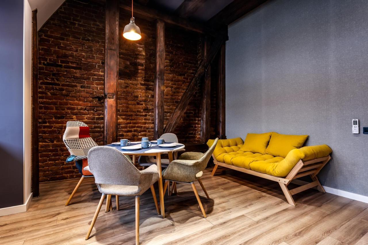 Leogrand Apartments On Kniazia Romana 6 Лвив Екстериор снимка