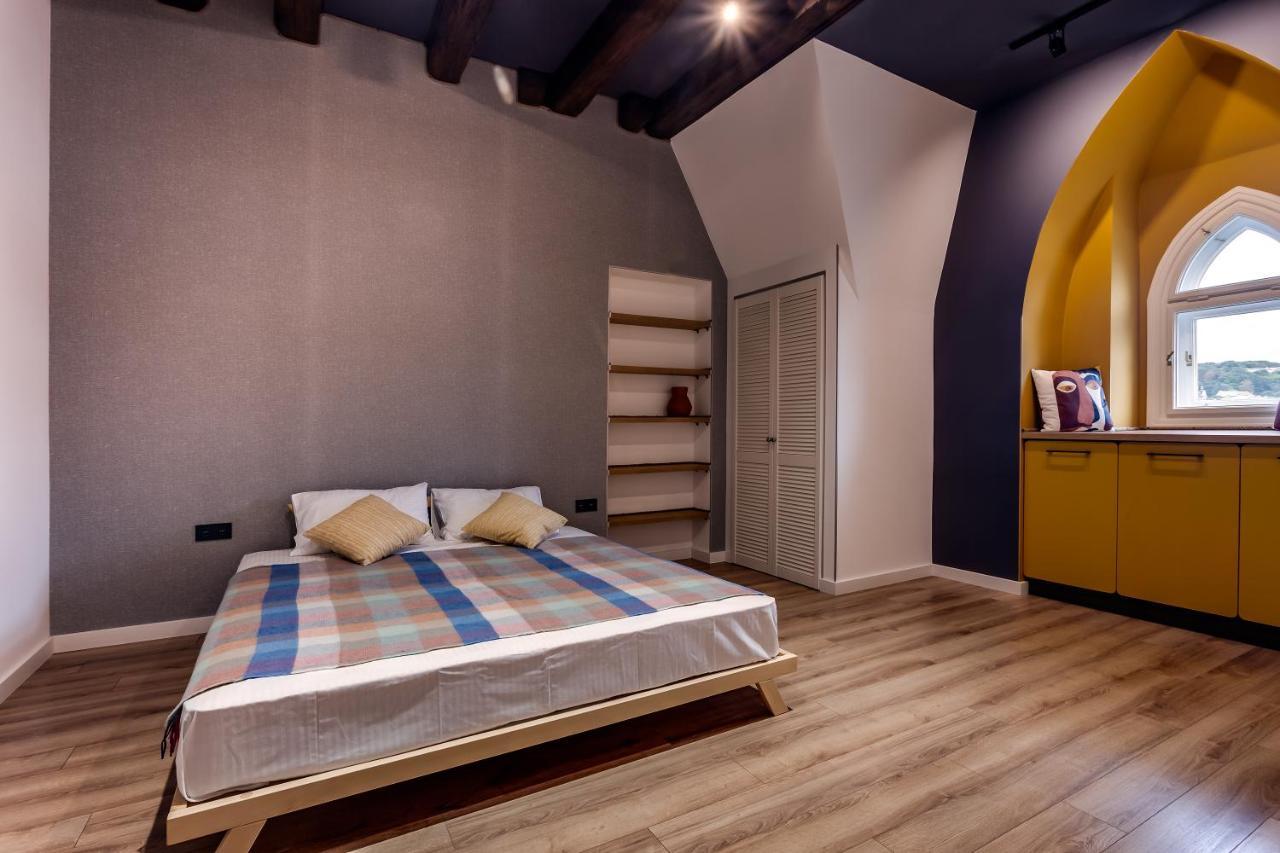 Leogrand Apartments On Kniazia Romana 6 Лвив Екстериор снимка